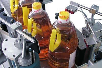方瓶拐角/圓周定位油瓶定位智能貼標機